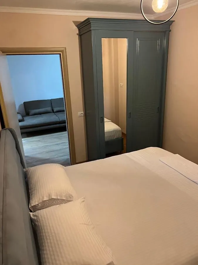 Sainty'S Apartament Sarande Apartment
